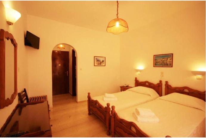 Atlantis Hotel 2*