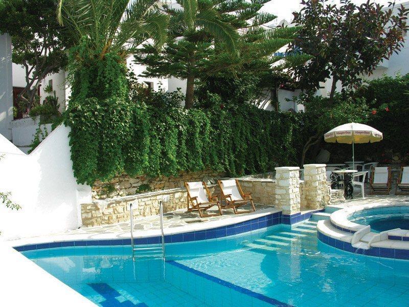 Atlantis Hotel 2*
